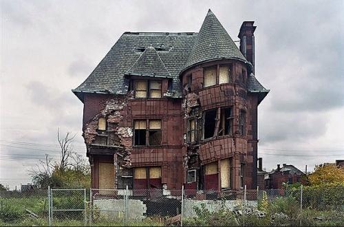 rayap makan rumah kayu